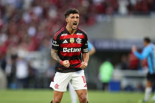 Arrascaeta projeta renovação com o Flamengo: “Estamos na fase final”