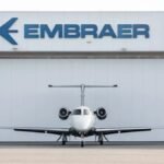 Com a alteração, o atual ticker EMBR3, utilizado na bolsa brasileira, será substituído por EMBJ3 (Imagem: Shutterstock)