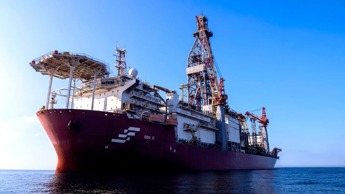 Com sonda já posicionado, Petrobras quer iniciar perfuração imediatamente (Imagem: Divulgação/Petrobras)