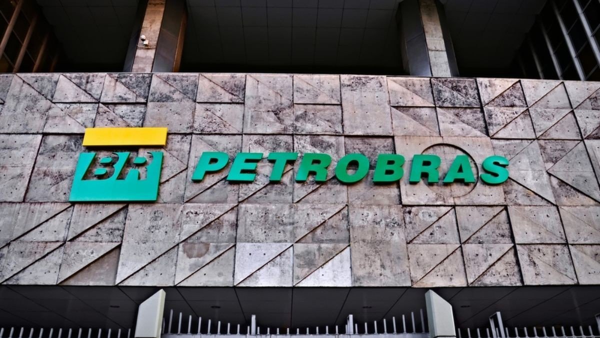Atualmente, a Petrobras conta com 41.778 empregados (Imagem: Shutterstock)