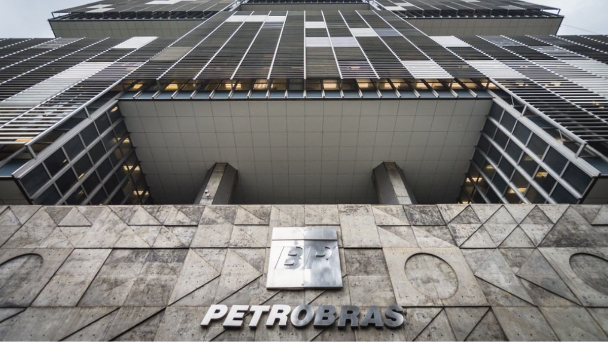 Petrobras deve apresentar em novembro o Plano de Negócios 2026-2023 (Imagem: Shutterstock)