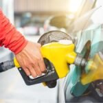 Corte é de 4,9%, ou R$ 0,14 por litro (Imagem: Shutterstock)