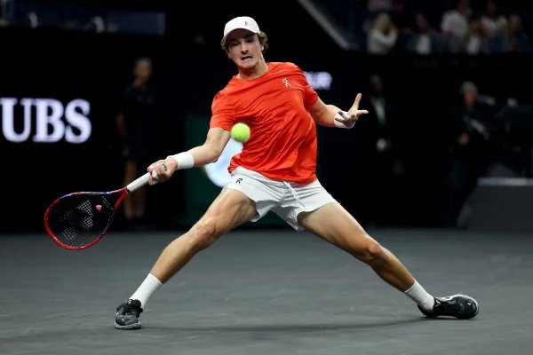 Tênis: João Fonseca vence Munar e vai à final do ATP da Basileia