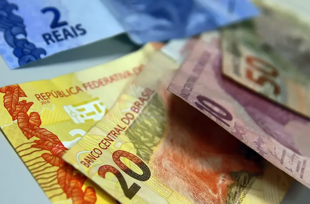 prévia da inflação fica em 0,18% em outubro e desacelera para 4,94% em 12 meses